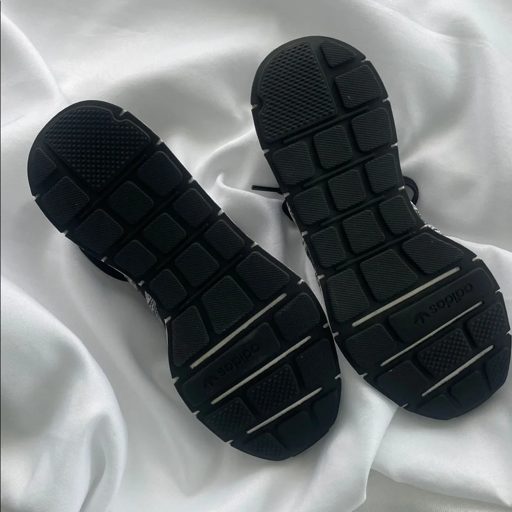 Adidas Knit Black and White Running Shoes - Picture 4 of 8